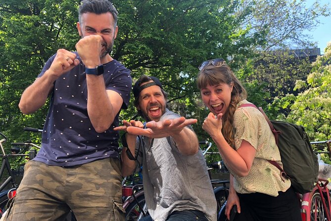 Discover Amsterdam Vondelpark in this Outside Escape city game! - Stop 2: Pesthuislaan for a quieter Amsterdam puzzle (5 minutes)