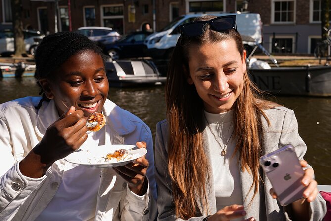 Dutch Pancake City Centre Canal Cruise - The story of expensive canals: Herengracht and the “most expensive” bends