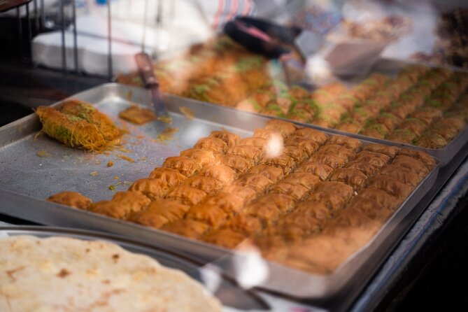 Dutch Street Food Tour on Amsterdam Market - Craft beer tasting: local flavor with guardrails