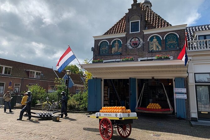 E-Bike PRIVATE tour Countryside of Amsterdam Volendam Marken - Monnickendam: the shipping-town ending you can feel