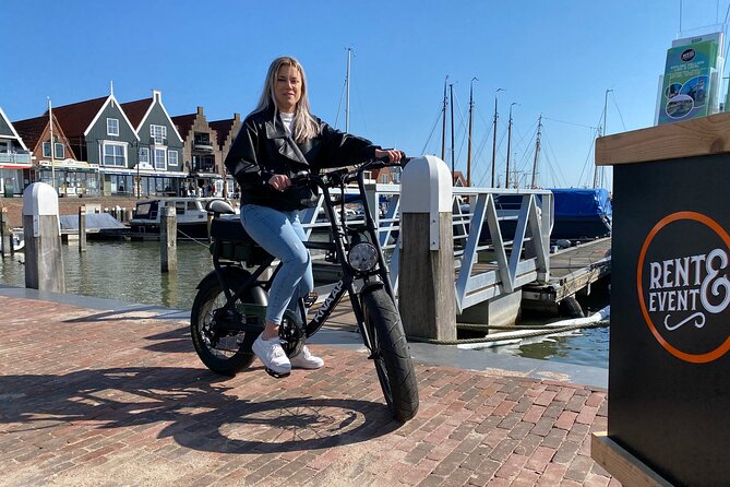 E-fatbike rental Volendam - Countryside of Amsterdam - Monnickendam: old-town time travel and a brewery terrace by the water