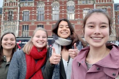 e-Scavenger hunt Amsterdam: Explore the city at your own pace - Starting and timing at Stationsplein (and what that means in real life)