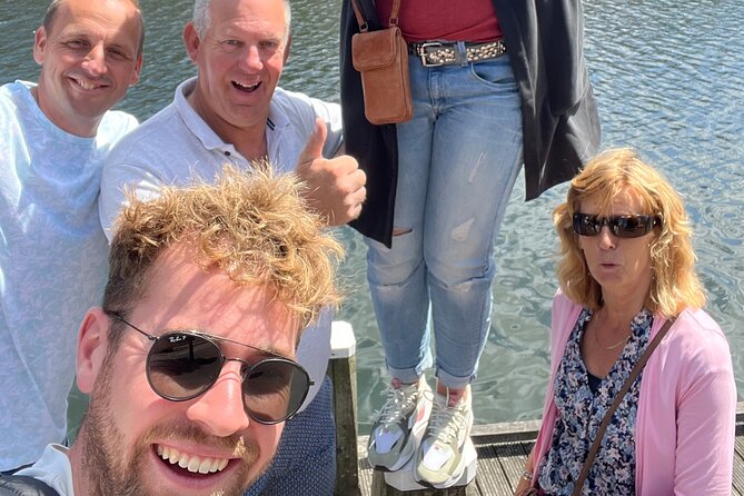 e-Scavenger hunt Volendam: Explore the city at your own pace - Logistics that matter: start point, phone use, and the walking reality