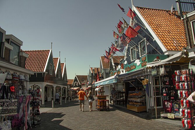 e-Scavenger hunt Volendam: Explore the city at your own pace - Timing: how to enjoy 3–4 hours without rushing