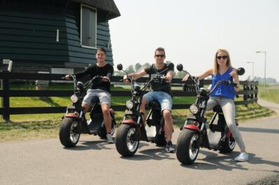 E-scooter rental Volendam - Countryside of Amsterdam - Edam in About an Hour: Canals, Quiet Alleys, and Cheese Time