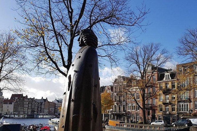 Elisabeth's Tailor made tours and services in Amsterdam and the Netherlands. - Leidseplein: taste traditional products and hop into café culture