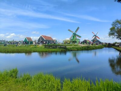 Excursion from Amsterdam to the windmills of Zaanse Schans - Meeting at Amsterdam Centraal Without Stress