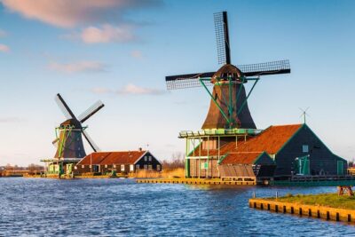 Excursion to the mills of Zaanse Schans - Getting to Zaanse Schans in Comfort (and Why It Helps)