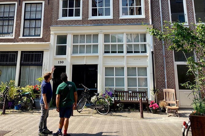 Explore hidden streets with friends - Dam Square: why the central square became so important