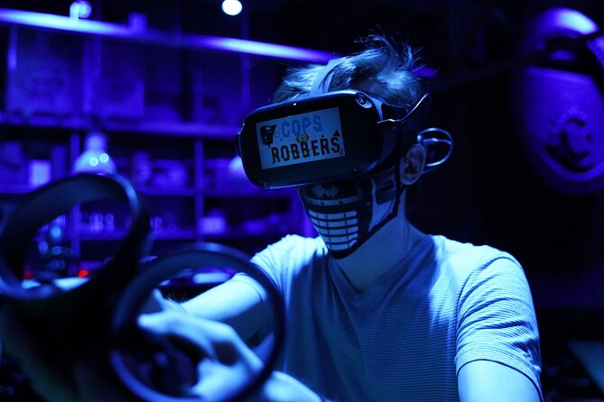 Free Roam VR in Amsterdam – Immerse Yourself in a Virtual World! - Team building that doesn’t feel like homework
