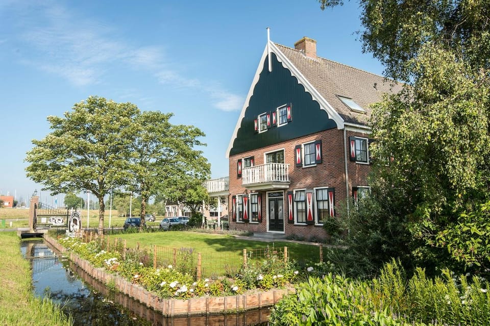 From Amsterdam; Alkmaar Cheese market & Zaanse Schans - Should you book this Alkmaar and Zaanse Schans tour?