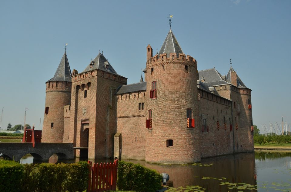 From Amsterdam: Amsterdam Castle Muiderslot Private Tour - Muiderslot Castle: why it feels different from most “big” sights