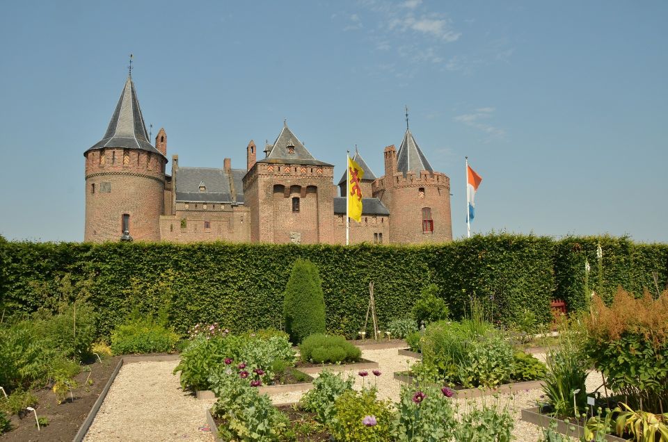 From Amsterdam: Amsterdam Castle Muiderslot Private Tour - Inside the castle rooms: art, audio, and the medieval details