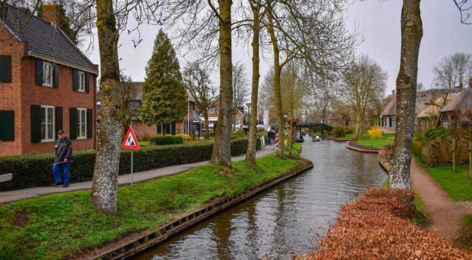 From Amsterdam: Giethoorn Guided Day Trip with Canal Cruise - Key Highlights You’ll Actually Feel
