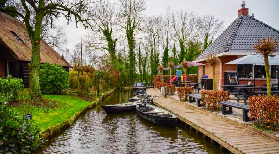 From Amsterdam: Giethoorn Guided Day Trip with Canal Cruise - One-Hour Canal Cruise Through Giethoorn’s Canals