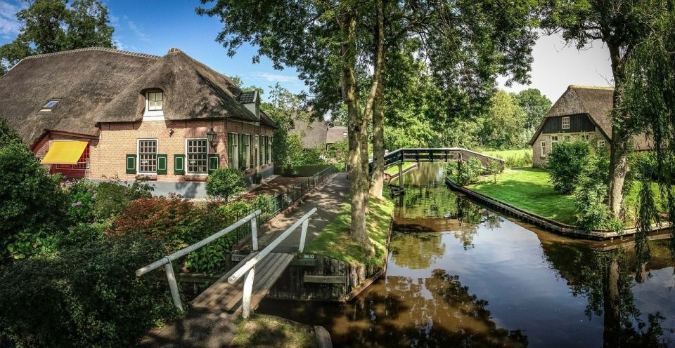 From Amsterdam: Giethoorn Sightseeing Tour and Canal Cruise - The small rules that shape the day