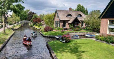 From Amsterdam: Giethoorn Small Group Tour with Boat Ride - Meeting Point at Amsterdam Central: Quick, Clear, and Not Complicated
