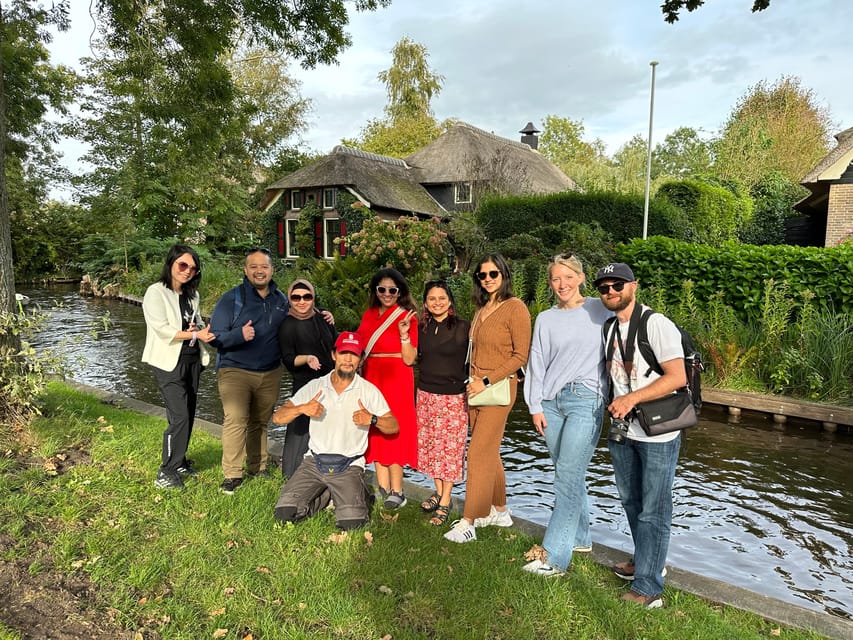 From Amsterdam: Giethoorn Small Group Tour with Boat Ride - Arriving in Giethoorn: Thatched Roofs, Tiny Islands, and Bridges