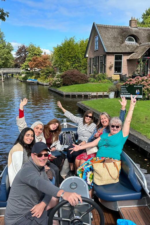 From Amsterdam: Giethoorn Small Group Tour with Boat Ride - The Boat Ride: The Best Way to Understand Giethoorn’s Layout
