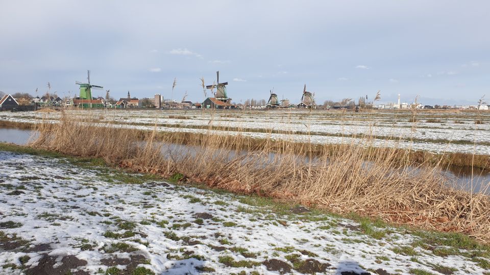 From Amsterdam: Small Group Zaanse Schans and Volendam Tour - Zaanse Schans: windmills, clogs, and a working-style village