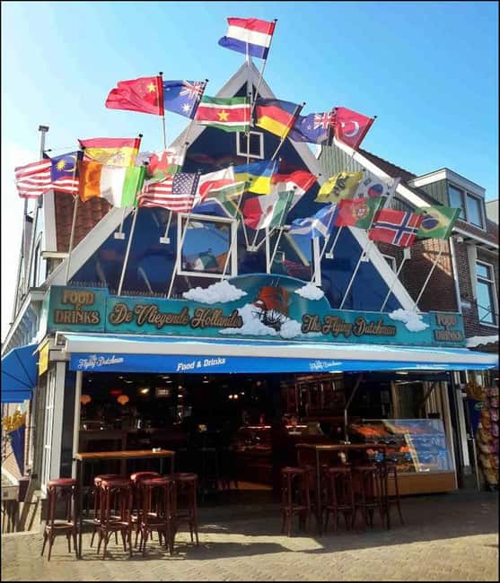 Full-day excursion to Edam, Volendam, and Marken - Stroopwafels and Dutch sweets: the cookie factory stop