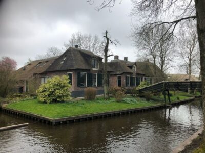 Giethoorm & Exploring the North of The Netherlands Tour - Giethoorn’s car-free magic: punter cruise and a guided walk