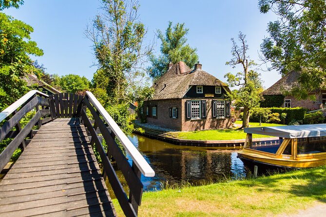 Giethoorn and Afsluitdijk Day Trip from Amsterdam with Boat Trip - The Coach Ride From Amsterdam: Comfort, Timing, and What You Might Miss