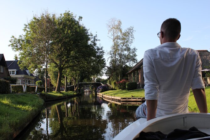 Giethoorn Day Trip from Amsterdam With Cruise and Cheeseplatter - Why Giethoorn Makes a Great Day Trip from Amsterdam