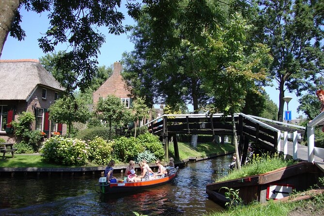 Giethoorn Day Trip from Amsterdam With Cruise and Cheeseplatter - Price and Value at About $113 for a Full Day of Canals