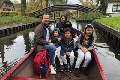 Giethoorn, Private Boat Tour & Zaanse Schans Windmills - Your guide: why Steven’s style makes the day work