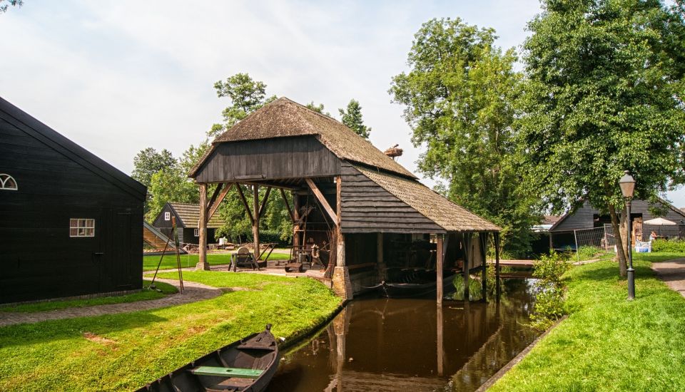 Giethoorn: Private Day Trip with Boat Tour from Amsterdam - Key things that make this trip worth your time