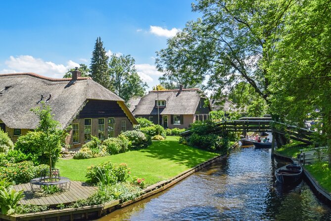 Giethoorn Private Tour with Cruise and Lunch from Amsterdam - The Giethoorn canal cruise: how to get the most from the 1 hour