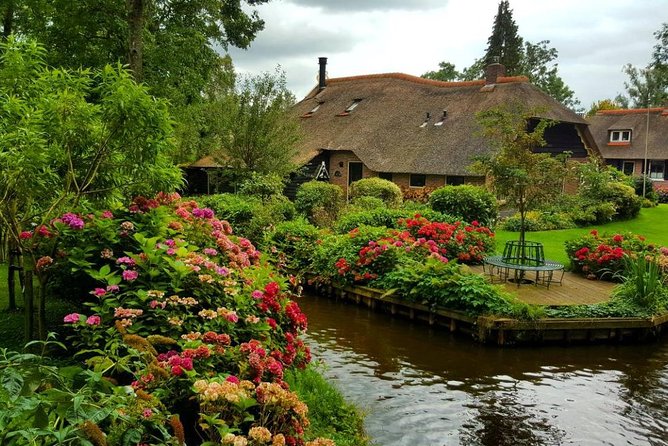 Giethoorn, Zaanse Schans Windmills Guided Day Trip from Amsterdam - Free Time in Giethoorn: How to Use It Like a Local