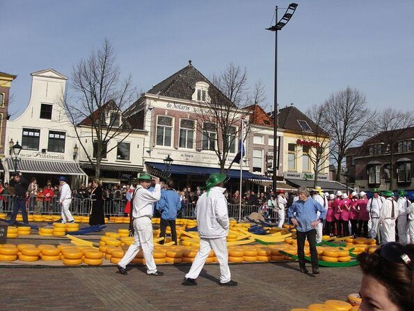 Half-Day Edam and Volendam Private Walking Tour from Amsterdam - The Edam Cheese Market and Weigh House: where trade got physical