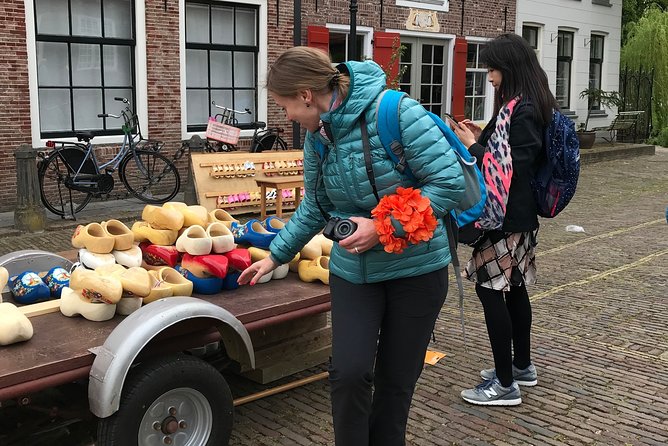 Half-Day Edam and Volendam Private Walking Tour from Amsterdam - Old hofjes in Edam: charity history you can actually see