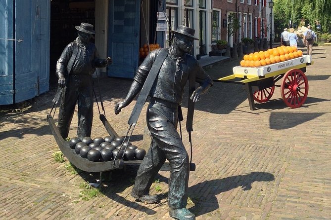 Half-Day Edam and Volendam Private Walking Tour from Amsterdam - Family smokehouse lunch option: eel soup and the Monday catch