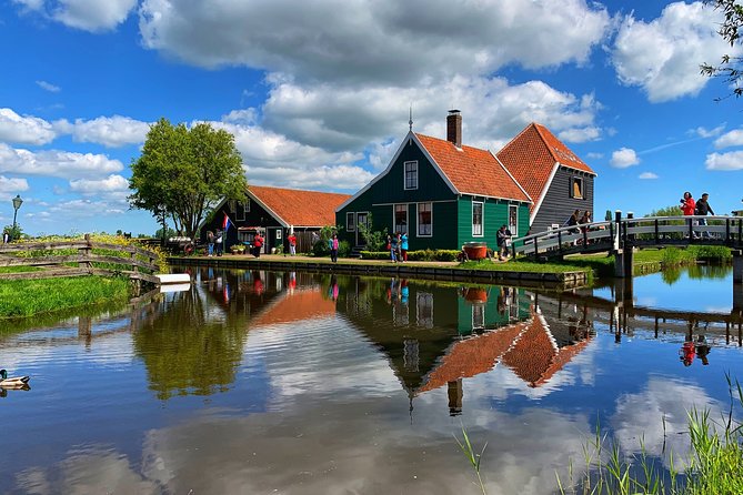 Half-Day Private Guided Sightseeing Tour of Zaanse Schans - Zaanse Schans: A windmill village that still has a job