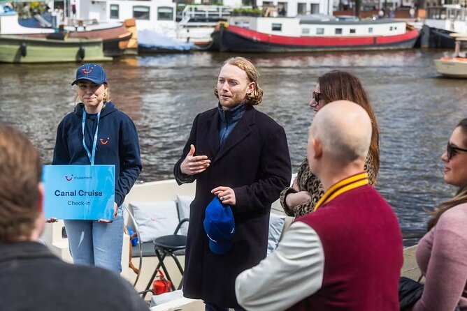 Highlights and Local Insights Canal Cruise Tour in Amsterdam - Getting Oriented: Starting Near Rembrandt Square