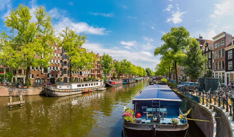 Jordaan, Anne Frank and Leidseplein tour in English - Meeting at Central Station: How the tour starts on time (and why it matters)