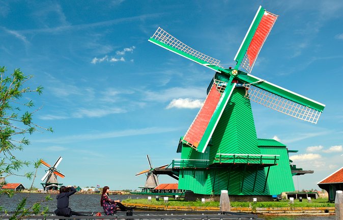 Keukenhof, Flower Fields, Volendam and Zaanse Schans Small-Group Tour - Keukenhof: what 3 hours inside the world-famous garden really means