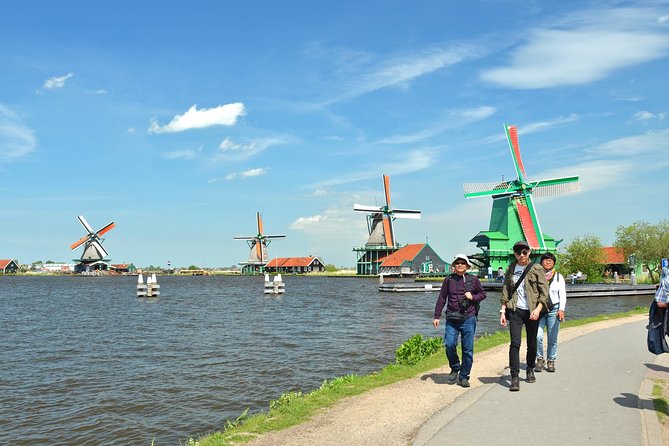 Keukenhof, Flower Fields, Volendam and Zaanse Schans Small-Group Tour - The small Dutch stops: clogs and cheese with real tasting value