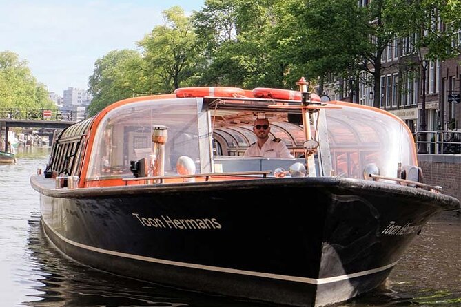 Keukenhof, Flower Fields, Volendam and Zaanse Schans Small-Group Tour - Volendam: seaside charm, souvenirs, and lunch at your own pace