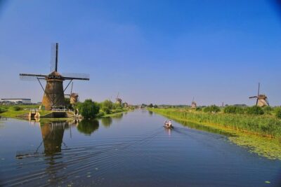 Kinderdijk private tour WINDMILLS in luxury Jaguar S Type - Jaguar S Type pickup, private-guide timing, and why it feels easier