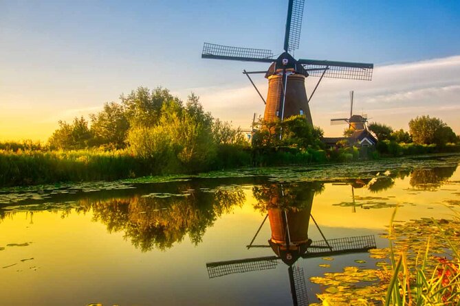 Kinderdijk Windmills and Delft Small-Group Tour from Amsterdam - Kinderdijk UNESCO: 19 Windmills Draining the Polder for Centuries