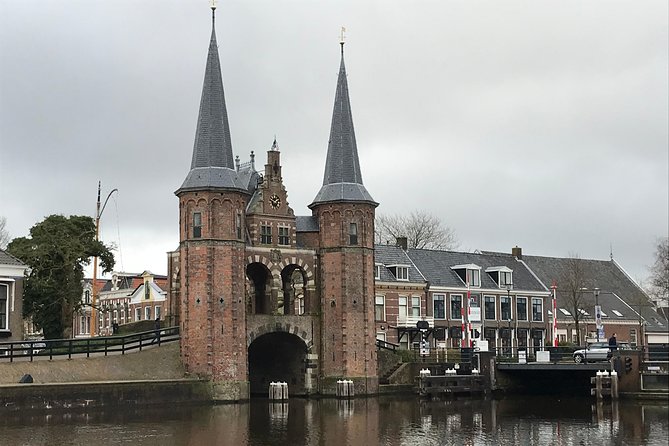 Northern Highlights Tour: visit 4 magnificent places from Amsterdam - Stop 2: Afsluitdijk and the watchtower view (30 minutes)