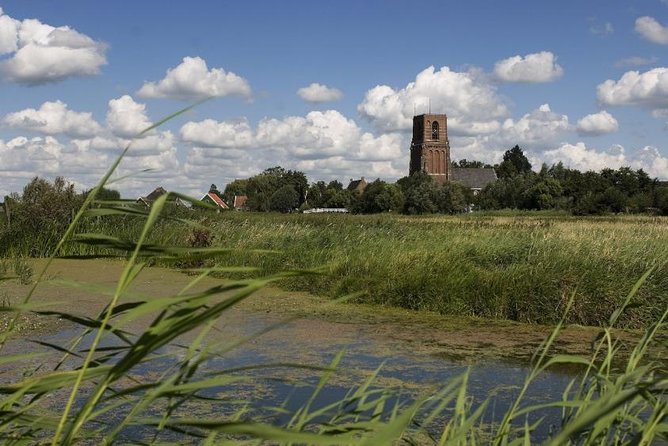 Off the beaten paths Dutch Country Side Private Tour in Jaguar - Volendam: fishing village energy without the full-day commitment