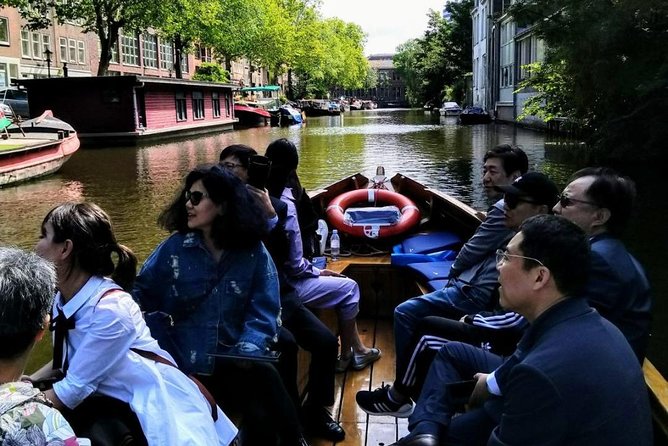 Open Dutch Boat! Silent electric drive. Nice cosy boat ride... - What to bring and wear for a comfortable hour