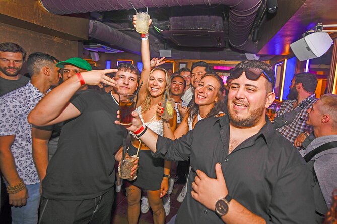 Original Amsterdam Pub Crawl - A Late-Night Plan That Starts with Momentum
