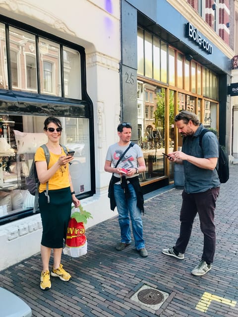 Outside Escape Amsterdam with your friend(s) and have fun! - Small group size: why up to 6 participants works well