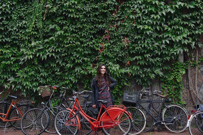 Personal Travel and Vacation Photographer Tour in Amsterdam - Getting Comfortable With Olga’s Candid Approach